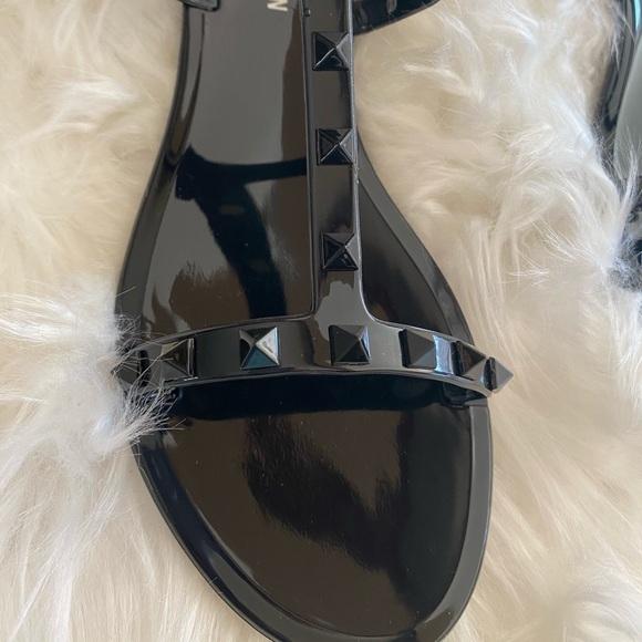 Sold - Picture 5 of 8